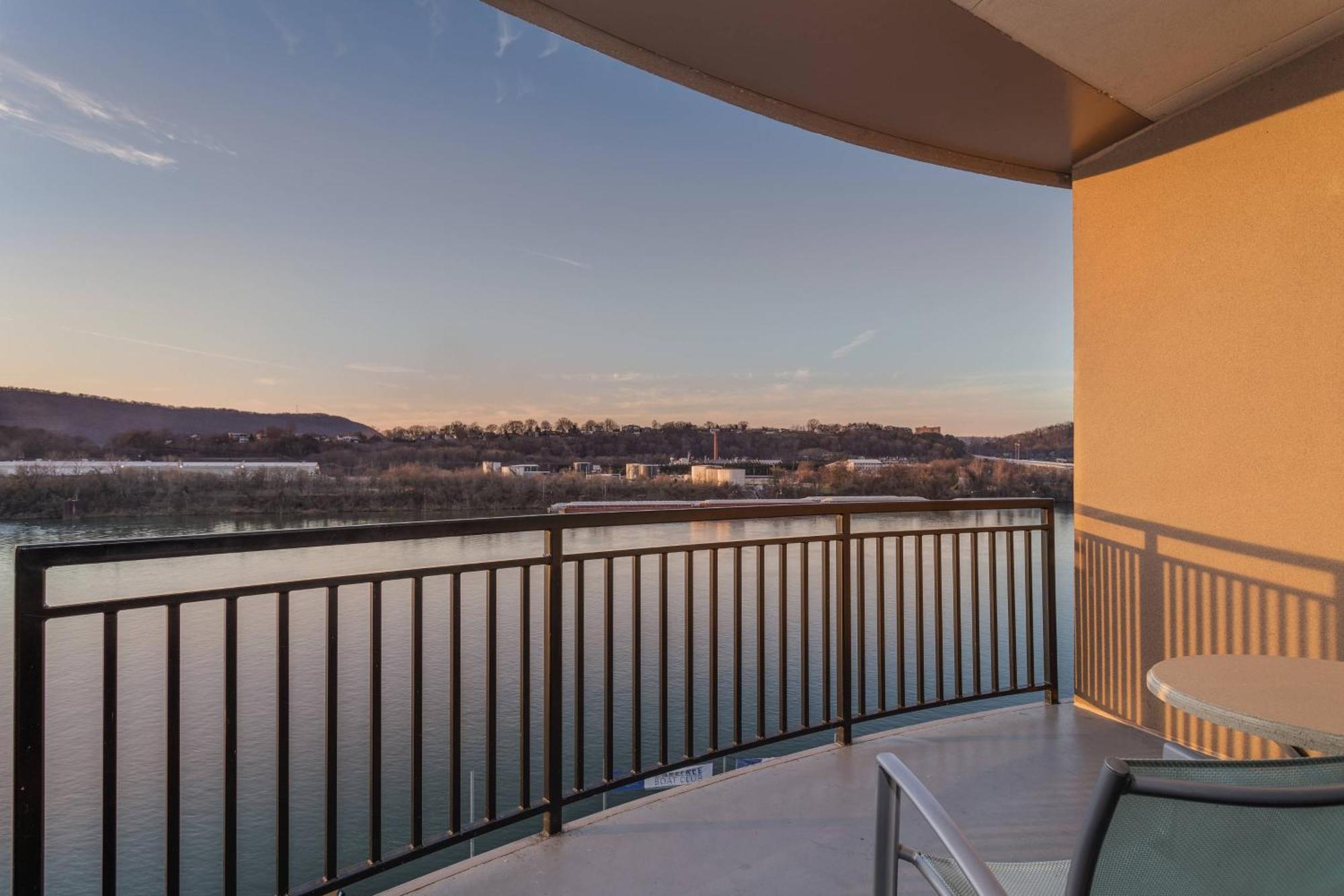Springhill Suites By Marriott Downtown Chattanooga/Cameron Harbor Exteriör bild