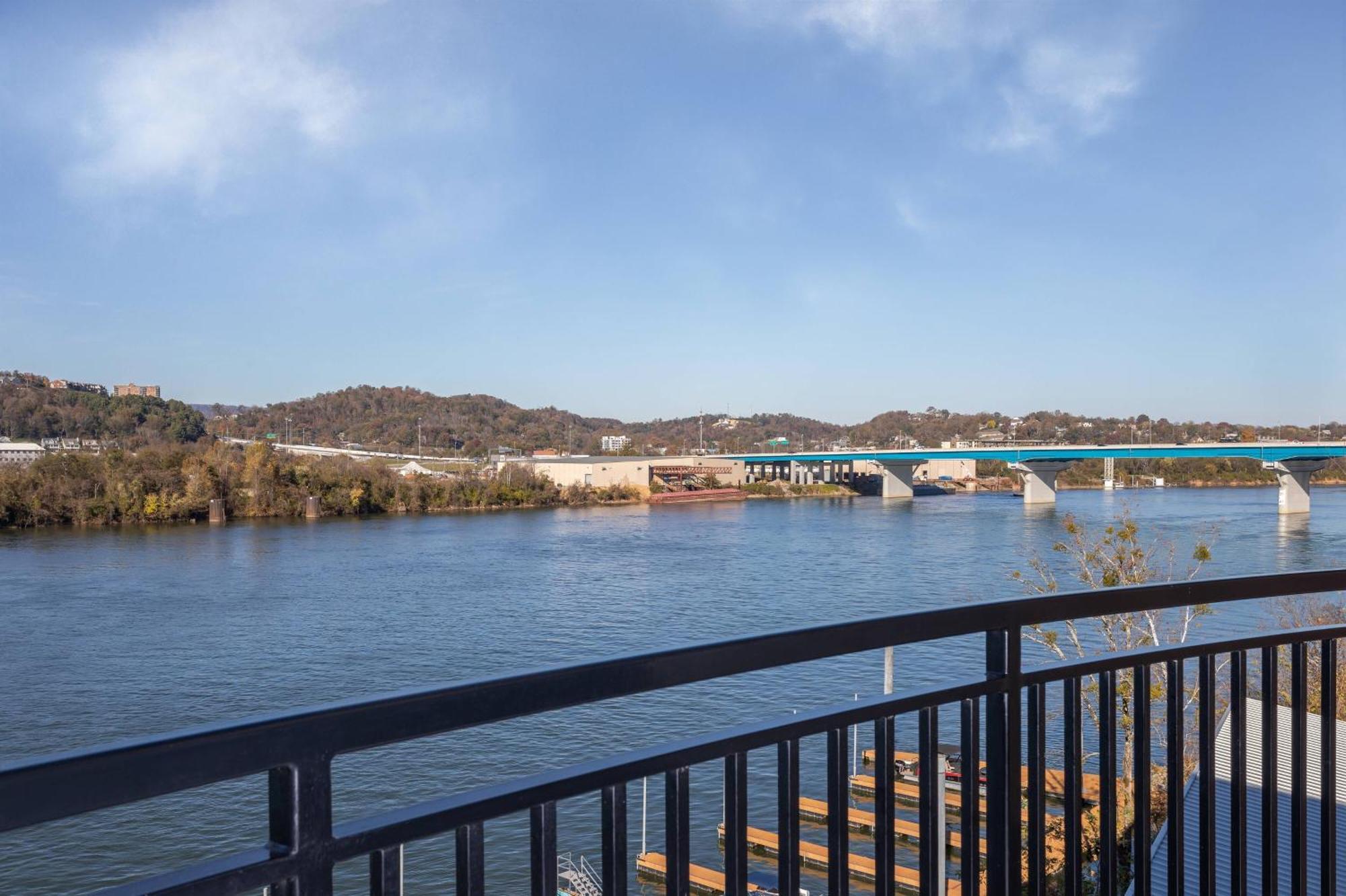 Springhill Suites By Marriott Downtown Chattanooga/Cameron Harbor Exteriör bild