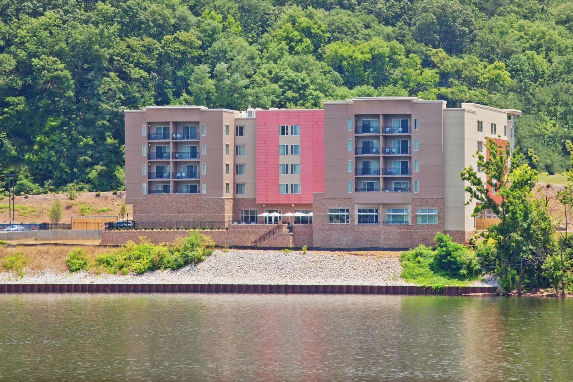 Springhill Suites By Marriott Downtown Chattanooga/Cameron Harbor Exteriör bild